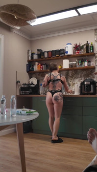 Orospu Andre sulu bir penis emiyor