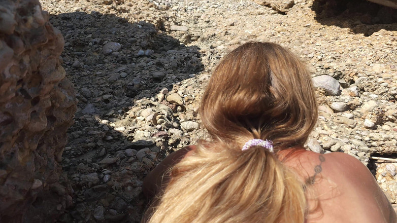 Melody Pleasure: Una Scopata Veloce Sulla Spiaggia Sotto Il Sole Spagnolo