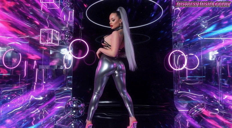 Goddess Misha Goldy: Il mio culo sta invadendo completamente la tua mente