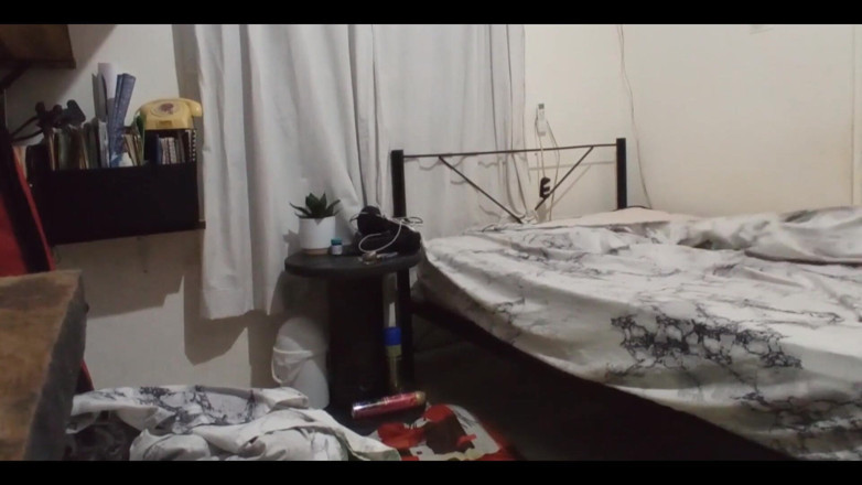 Karmicoxv: Une belle-mère se fait filmer en secret dans sa chambre