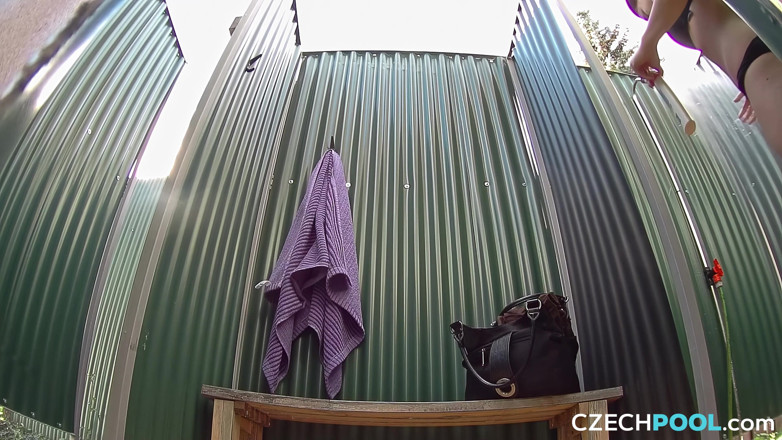 Czech Pool: Checa Pool 7: belleza de fitness firme va desnuda junto a...