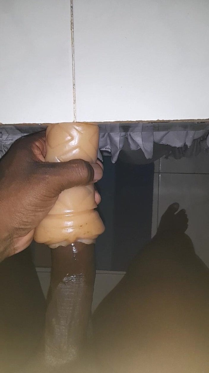 Black guy: Jerking off S8 E8