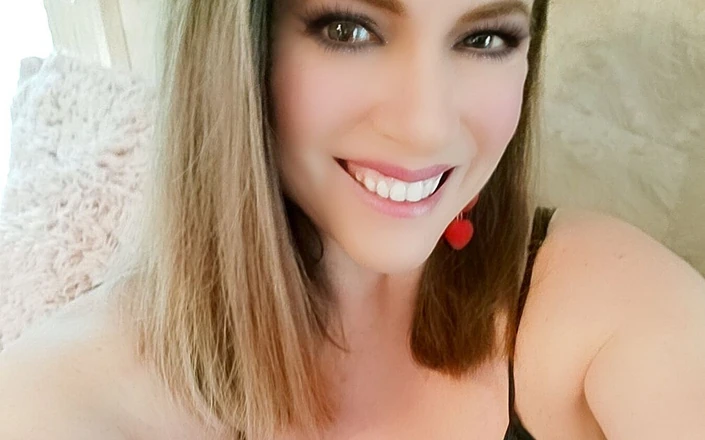 Nikki Nevada: Have a happy Valentine's Day!