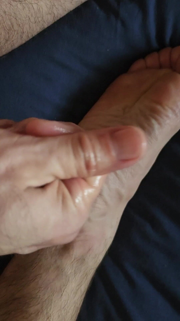 Bare Feet Couple: Le mie suole rugose dalle dita dei piedi ricci prendono...