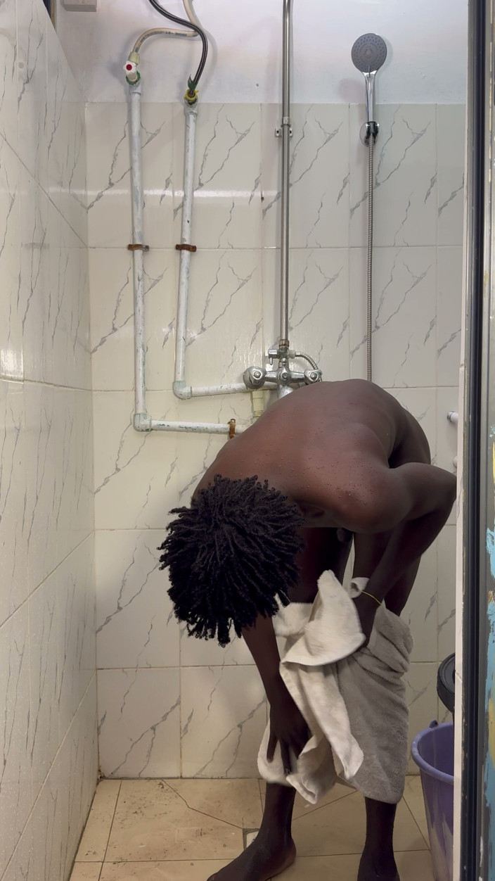 Blacked sauce: Come Have a Bath and Jerk off with Me