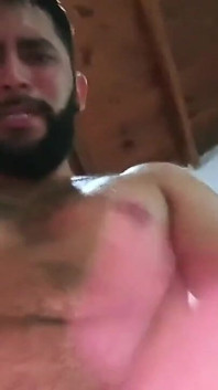 Jerking off so horny after working out.