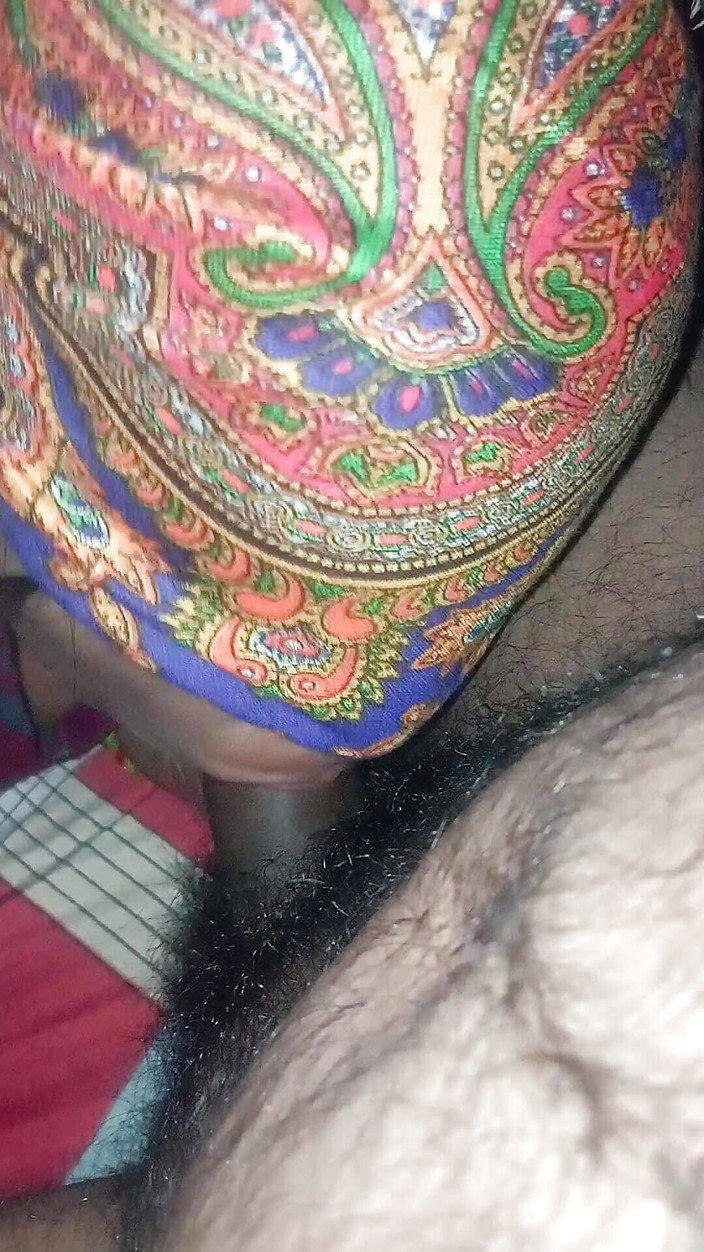 Idoll9794: Chị dâu đút cu vào miệng, đút sâu vào cổ họng và...