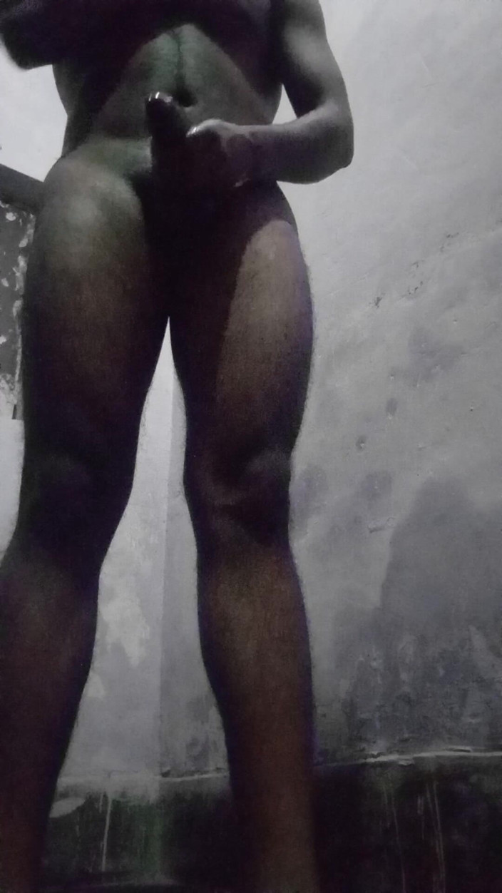 Raaz26d: Delhi Hunk Boy Oiling Big Dick and Masturbating While No...