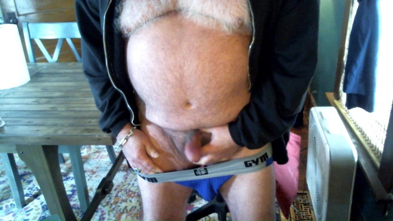 beardaddychub: Beardaddychub honí na kameru