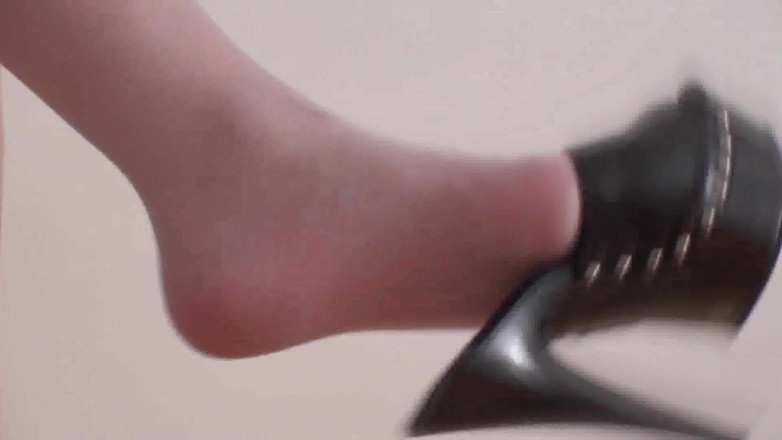 Foot Girls: Jessica ki kaali pathaar oonchi eri ke joote