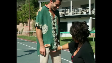 American beauty xxx: Eski Büyük Memeli Uzman