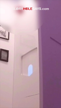 Twink Bläst - Doch Dann Packt Der Kameraboy Mit an! Dreier Am Gloryhole