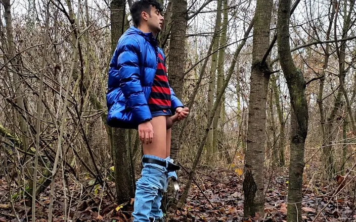 Idmir Sugary: Middle Eastern Young Guy with Thick Dick Cums Outdoors