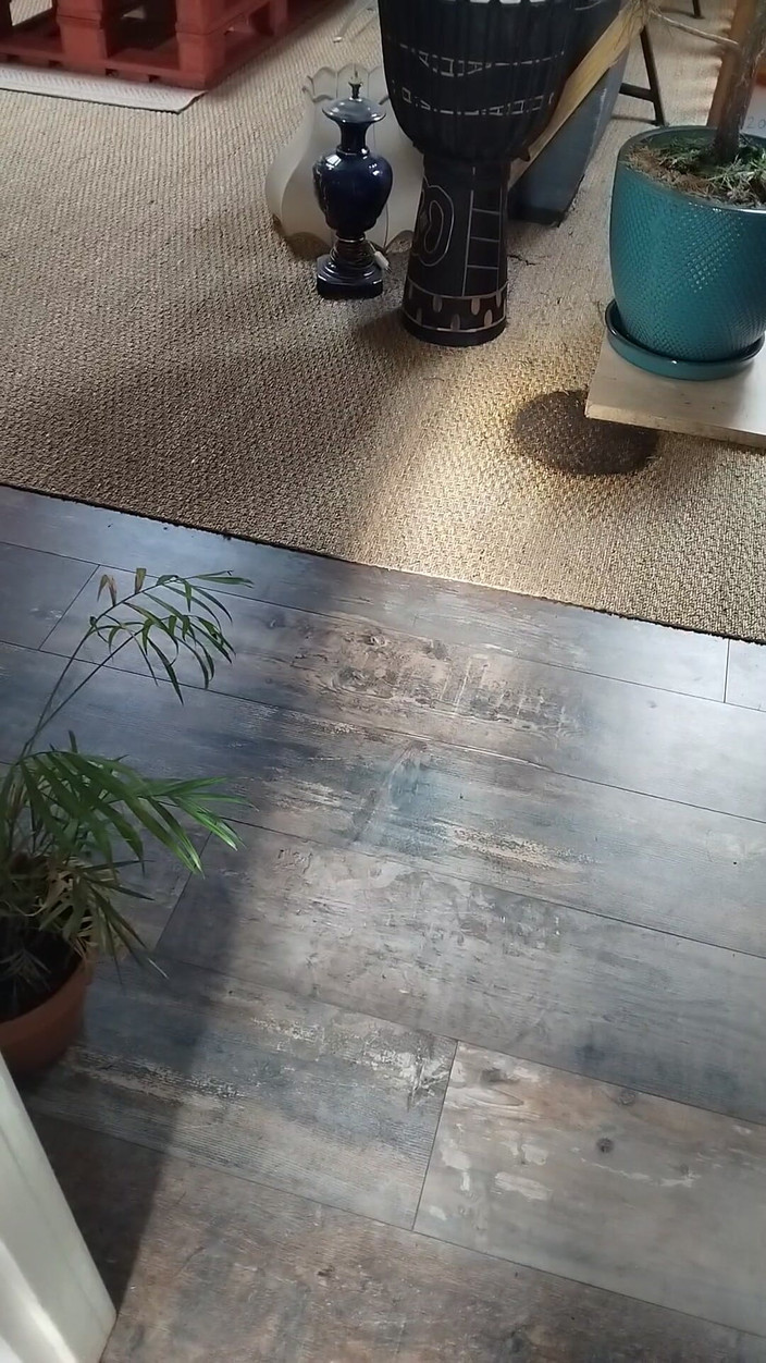 AnaMkeith: Güneşte mastürbasyon yapıyor