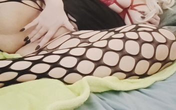 Super Horny MILF Orgasms in Sexy Pantyhose