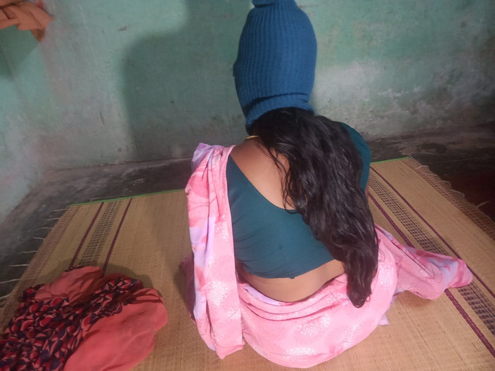 Priyanka314: Sexy indický pár šuká ve vesnickém domě