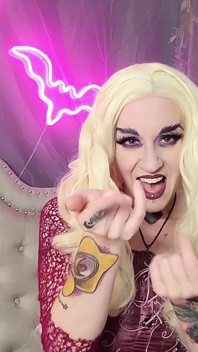 Hocus Pocus Rampage on Comic Con Virgins