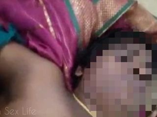 Indian Sex Life: Une bhabhi du village indien tentant se fait baiser la...