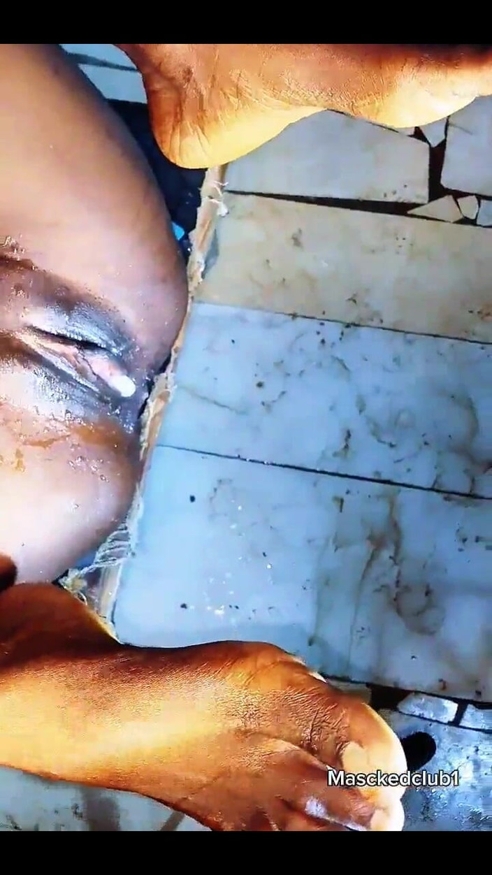 Masckedclub: Masckedclub1 - tante semok kulit hitam ini dientot habis-habisan sama kontol...