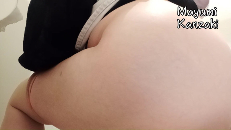 Mayumi Kanzaki: A Japanese Wife's Restroom on a Day