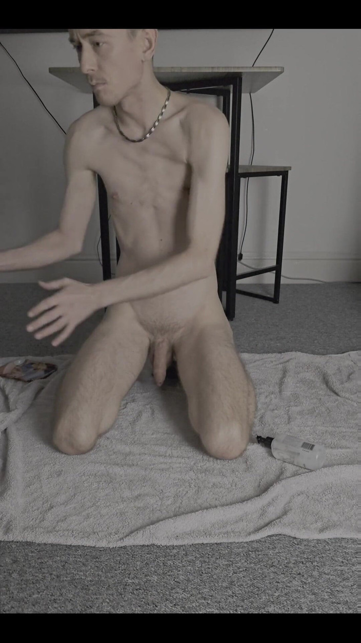 The Max Powers: Vyzkoušela 11 palcové černé dildo