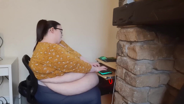 SSBBWLadyBrads: เป็นผู้หญิงอ้วนที่สุดในที่ทำงานมันลำบากจริงๆ
