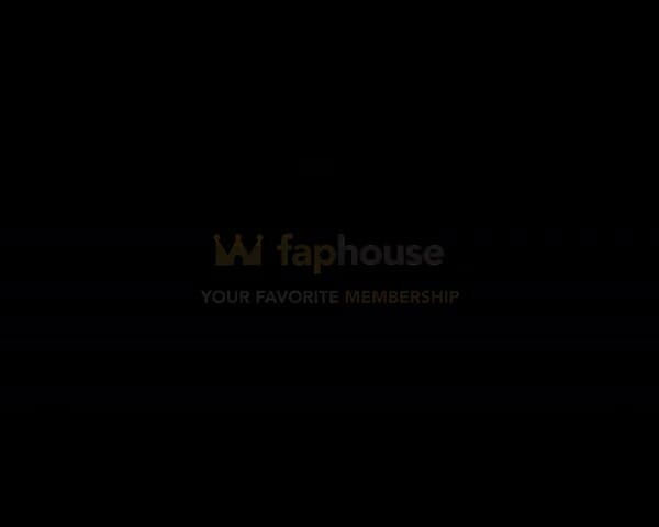 Porno Cloud: Rumah orang tua dengan lateks.