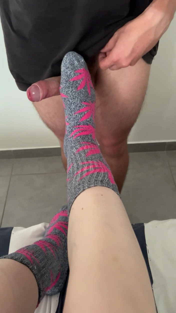 Frenchsockjob: Vớ của tôi là anh kế mới!!