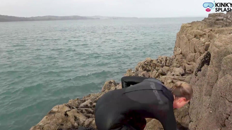 UKCuteGirl Lucy Lauren: Wetsuit and Lifejackets Lucy’s Freezing Comparison
