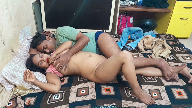 Hot Indian Aunty: Beautiful Indian MILF Romantic Night with Her Hubby