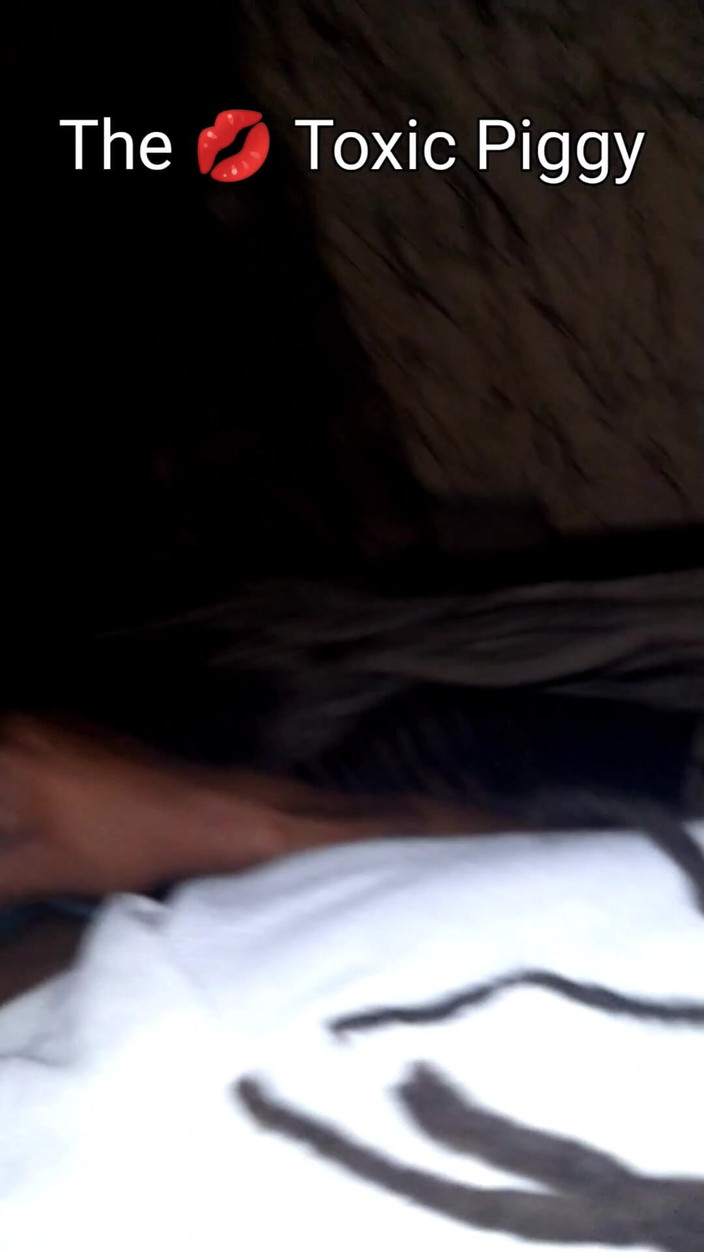 Kimmywetwet: Přední Porch Piss Polykání Z VELKÉHO ČERNÉHO PÉRA