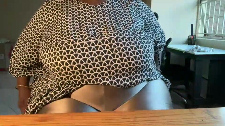 Legendary Booty Overdose: सांवली आंटी वाइब्रेटर प्ले और कराह रही कामोत्तेजना