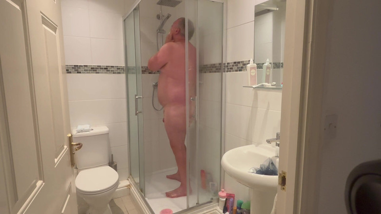 Billy boy fun: Mandi pagi-pagi