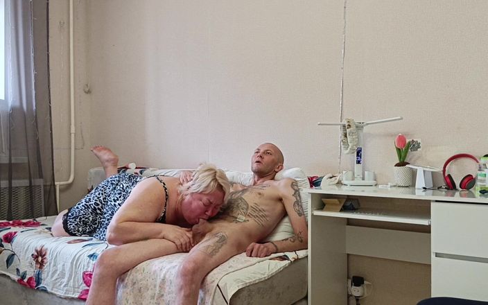 Zona901: Suegra chupa la polla y se corre en su garganta