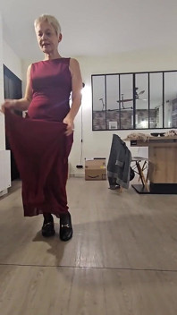 Acessórios Sensuais Com Uma Sacanagem Madura MILF