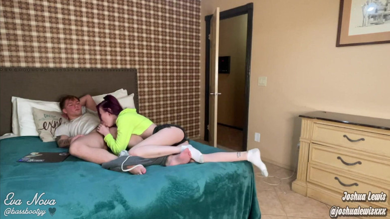 Taboolu: Eva Nova fode sua colega de quarto e perde a...
