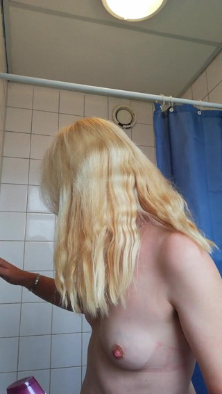 minoesje37: Shower whit litle playing