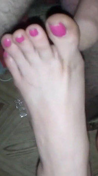 Part_2 süße nachbarin kennt meinen fußfetisch und bot mir einen footjob an, um sie videospiele spielen zu lassen