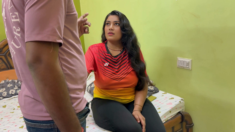 Hotty_ragini: Sorellastra sorpresa a andare nella stanza oyo per il suo...