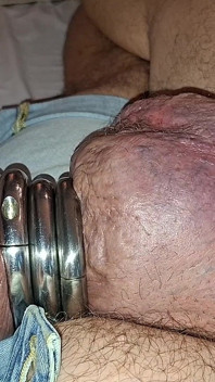 Nacktes Monster