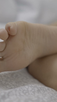 완벽한 발로 괴롭히는 금발 밀프