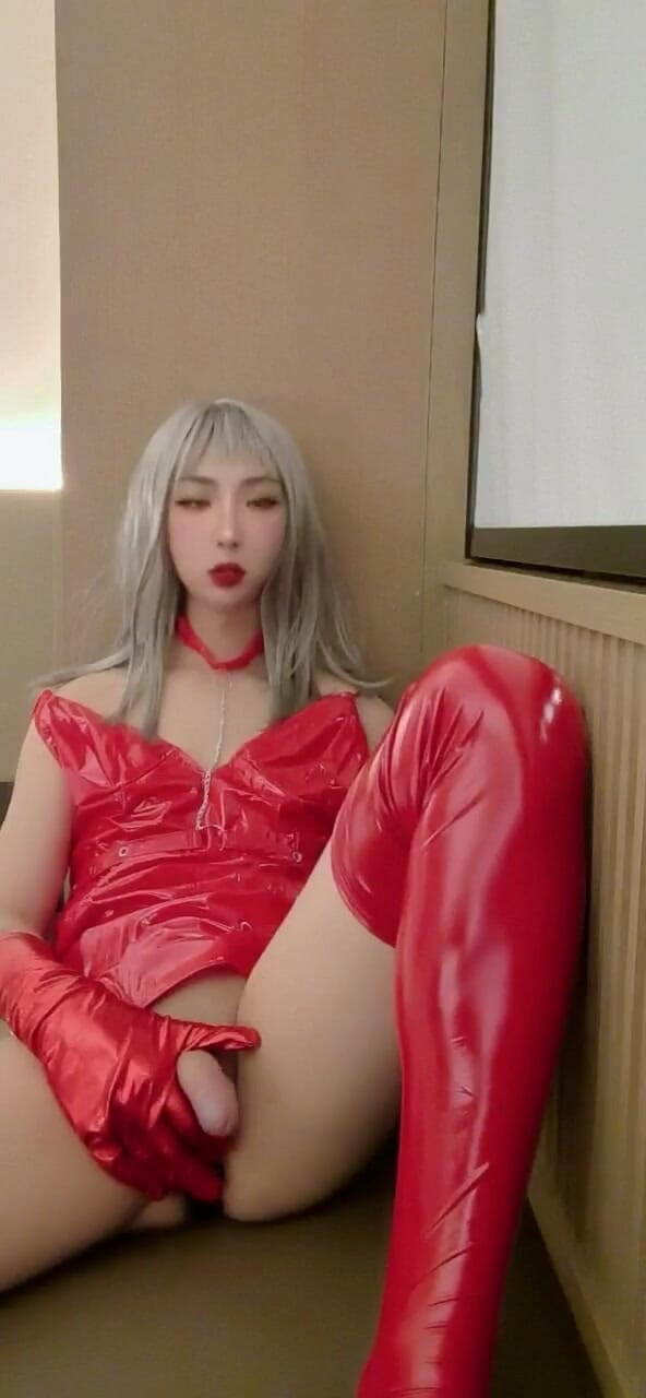 CD_XiXiouo: 섹시한 중국 레이디보이 자위, 자지를 빨아볼까요?