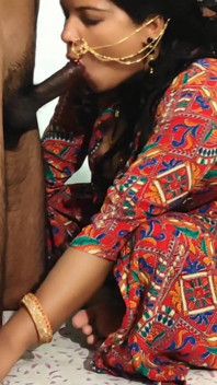 Indiancă desi bhabhi matură cu țâțe mari futută în fustă