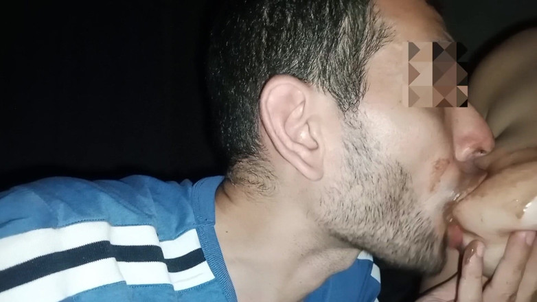 Kriztalyaram: Mio marito succhia i miei grandi seni naturali pieni di...