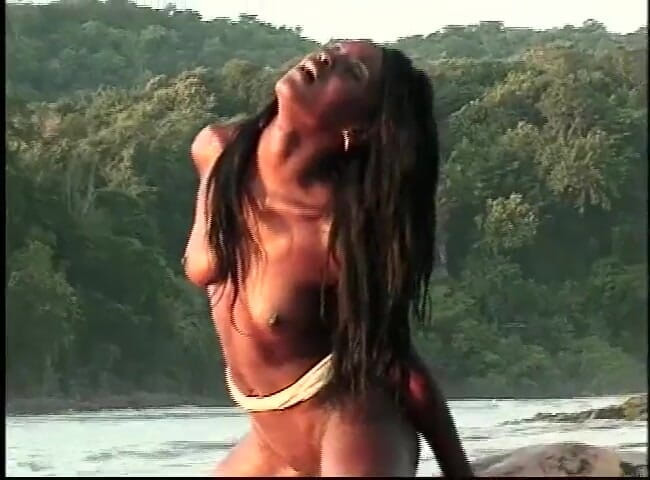 Outdoor pervs: Interracial-ficken am strand bei sonnenuntergang