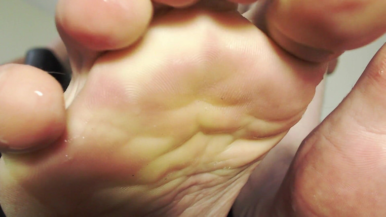 Hunky time: Alfa v kůži, dominance nohou a sperma