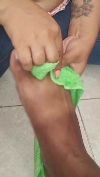 Lil Pony dalam tugas kaki