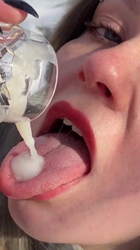 Slovanské jádro - Frozen Cum-load pití - Klip Vilu Vidish