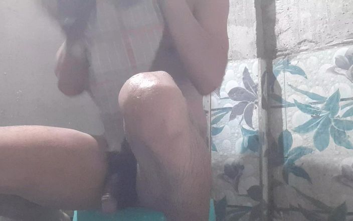 Che: Cowok india lagi asik mandiin kontol cowok kulit hitam biiry