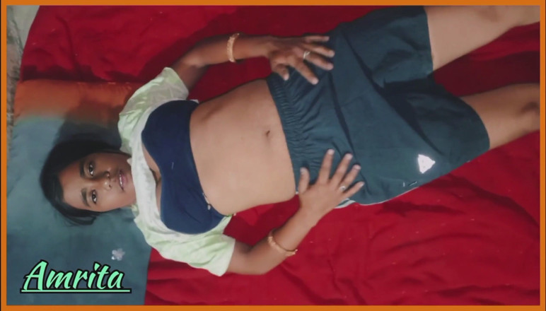 Amrita: hot bhaartiy desi sautela bhaee kaanoon men aur sauteli bahan...